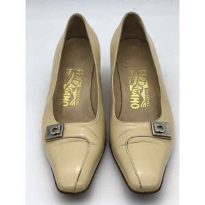 SALVATORE FERRAGAMO Beige Pumps Kitten Heels Horsebit Women's‎ Shoes SIze 6D